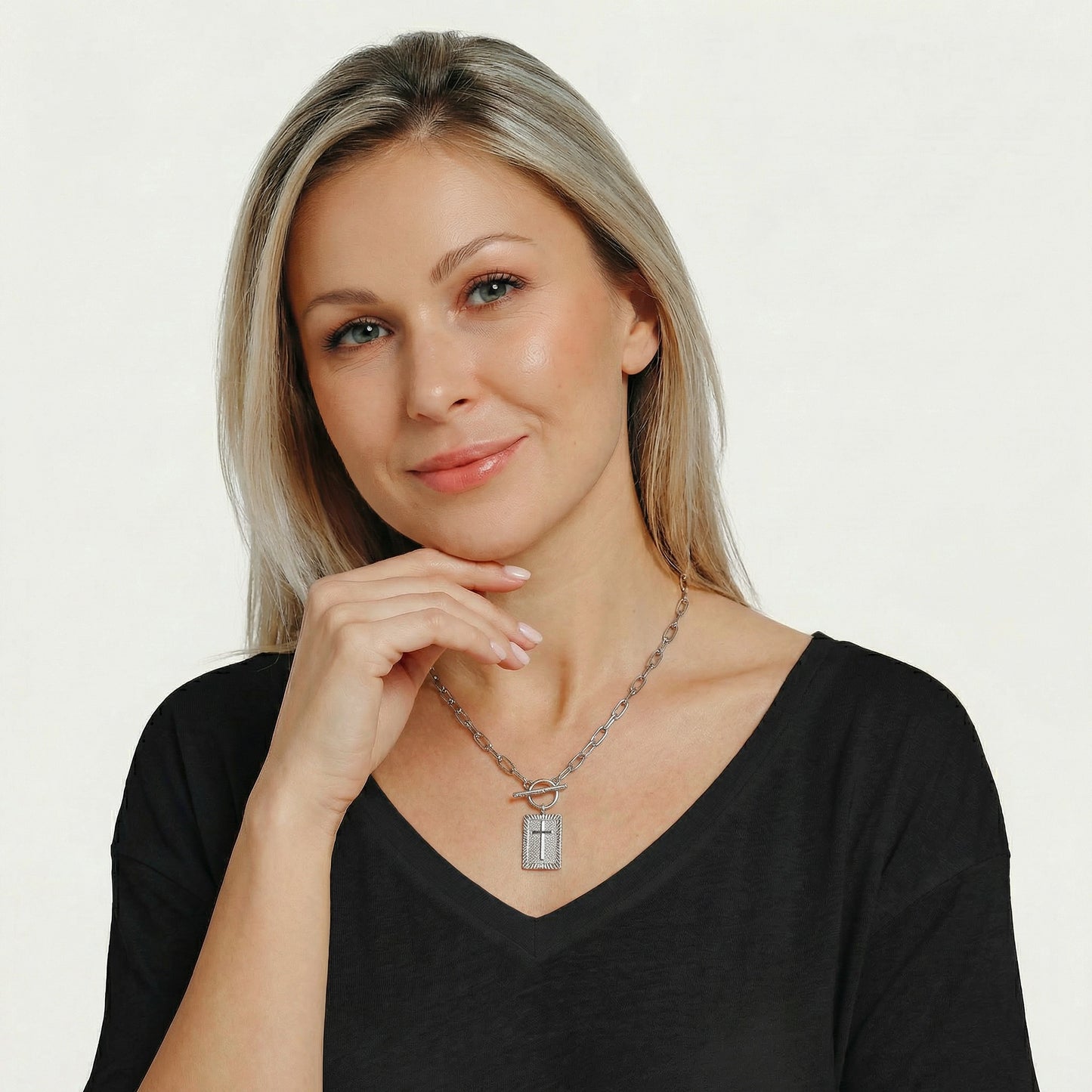 The Eternal Pendant Necklace